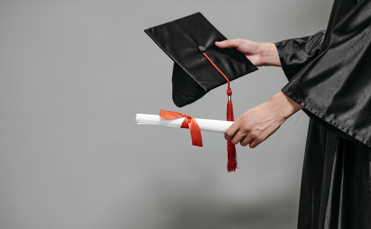 Diploma and certificate of completion of a course: understand the differences - Image